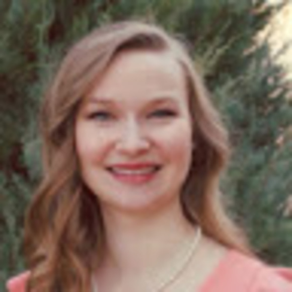 Meet your Posher, Cassandra - Picture 1 of 1